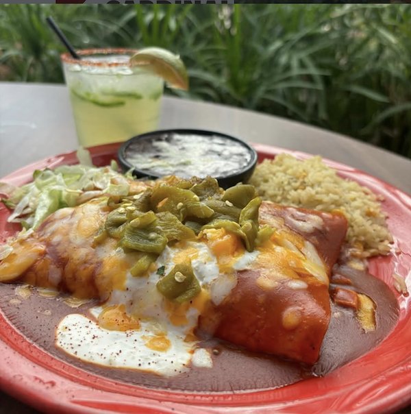 «Jalapeño Inferno: Enchiladas Fundido de Big Jim», del menú de Hatch. Pollo a la parrilla, chiles Hatch de Big Jim en tortillas de maíz y bañadas con salsa roja de enchilada y salsa cremosa Fundido..png «Jalapeño Inferno: Enchiladas Fundido de Big Jim», del menú de Hatch. Pollo a la parrilla, chiles Hatch de Big Jim en tortillas de maíz y bañadas con salsa roja de enchilada y salsa cremosa Fundido..png